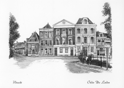 603280 Gezicht in op de voorgevels van de huizen Nieuwegracht 197 (geheel rechts)- 203 te Utrecht; links de Agnietenstraat